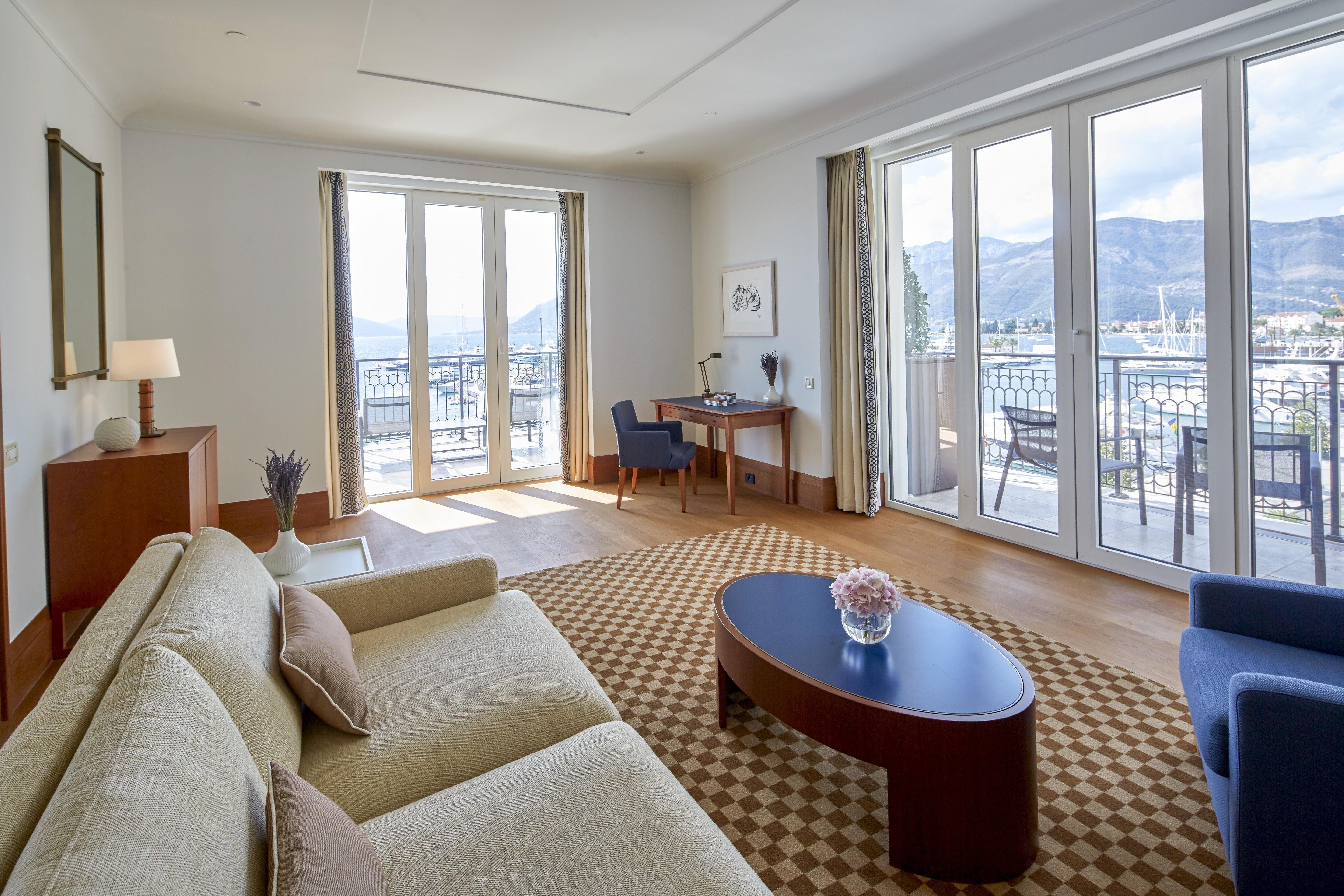 Regent Porto Montenegro Tivat Luaran gambar A suite at the hotel