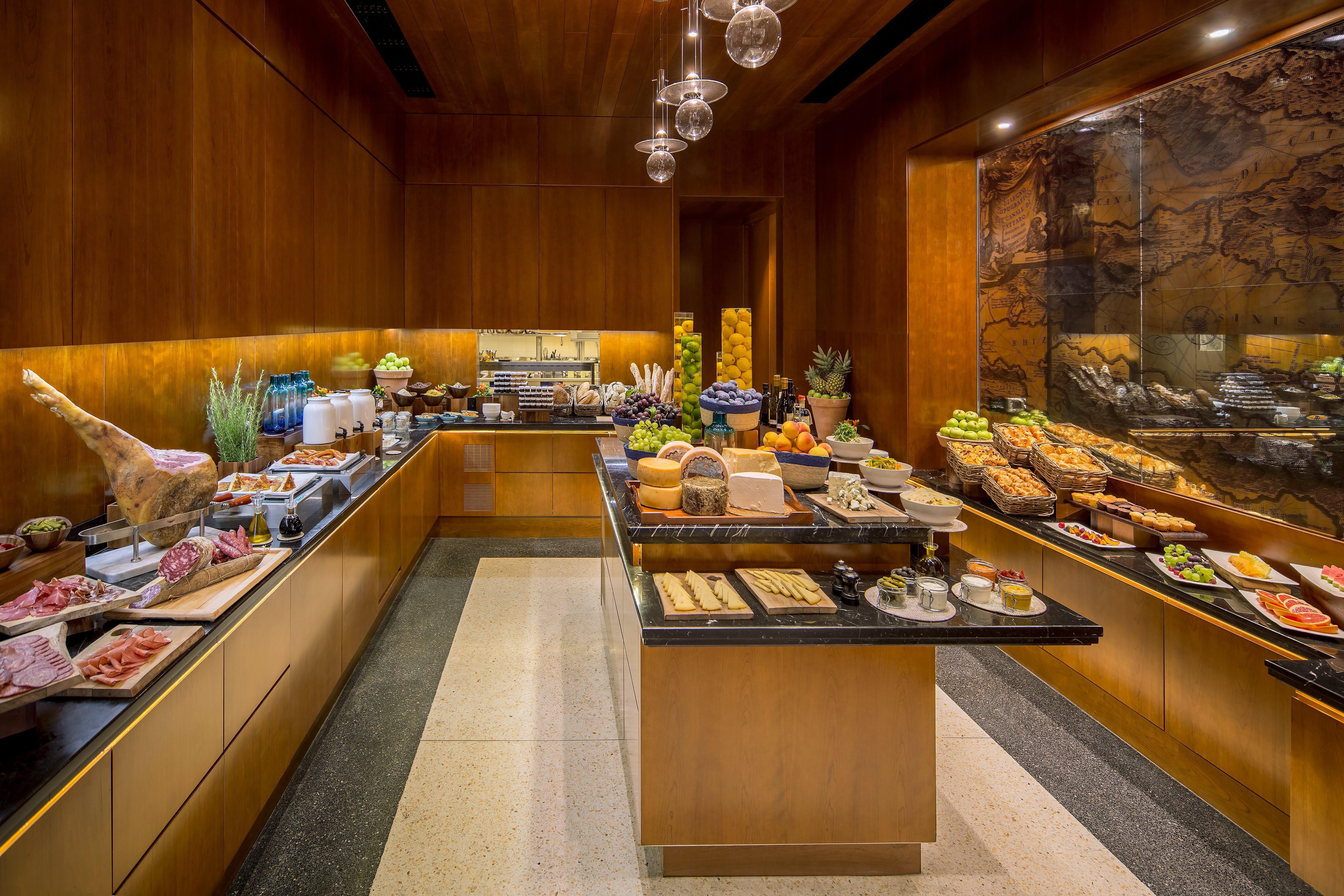 Regent Porto Montenegro Tivat Luaran gambar The Club at Changi Airport