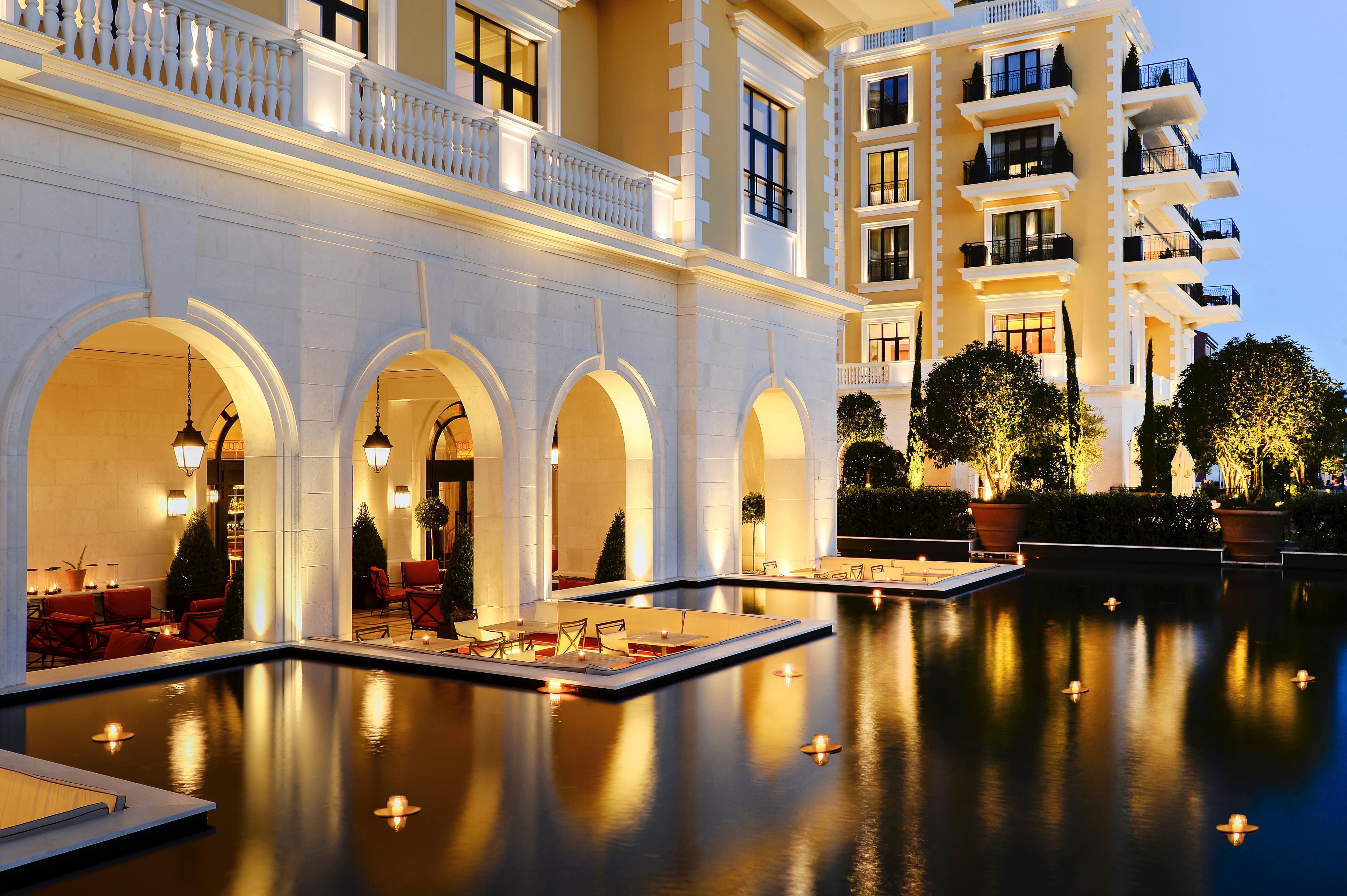 Regent Porto Montenegro Tivat Luaran gambar The E&O 87 Club