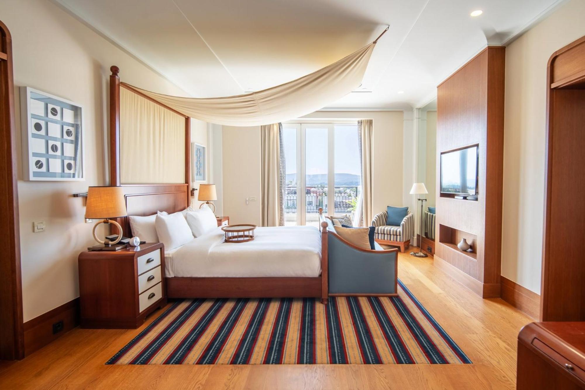 Regent Porto Montenegro Tivat Luaran gambar A bedroom at the hotel