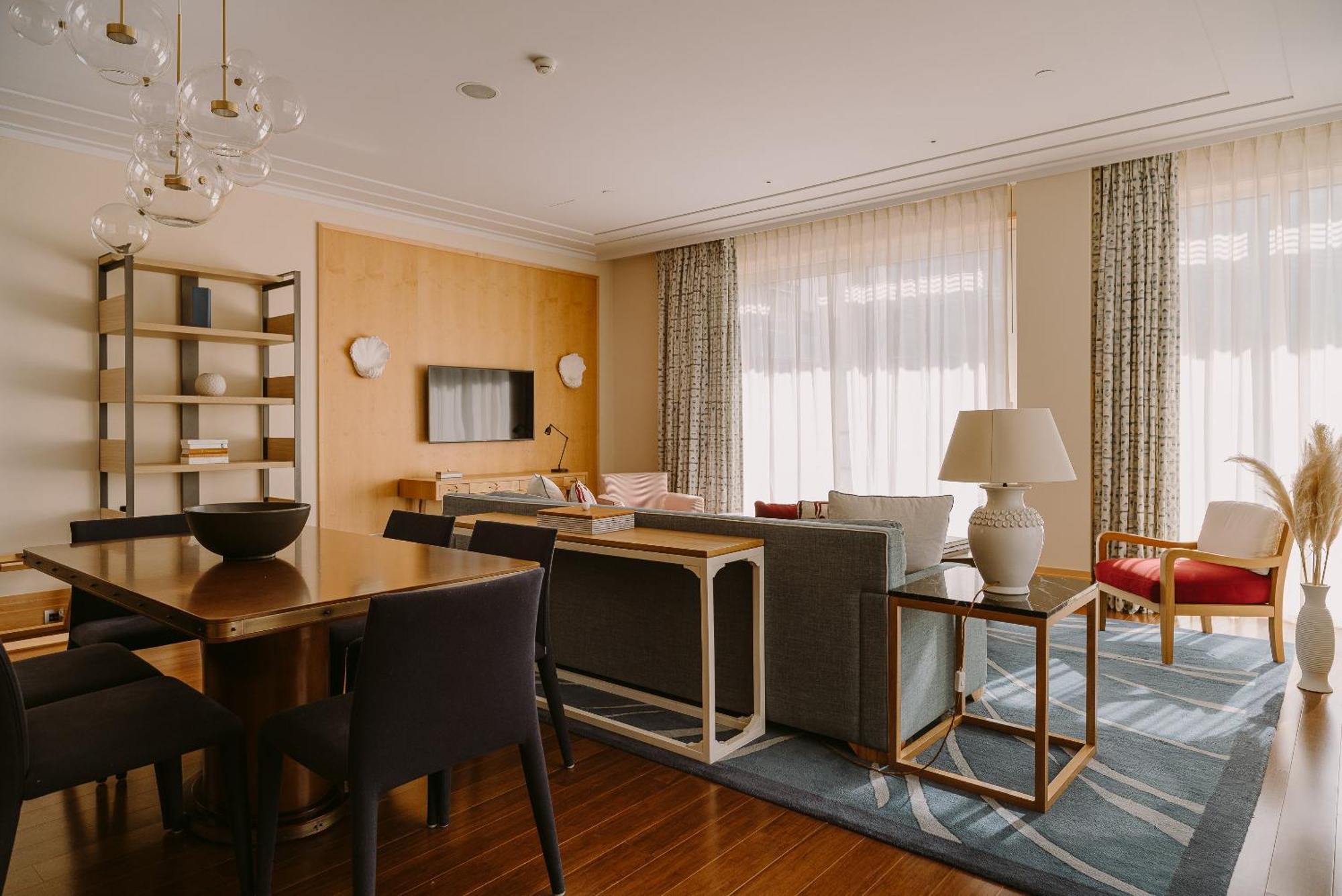 Regent Porto Montenegro Tivat Luaran gambar A suite at the Mandarin Oriental, Munich