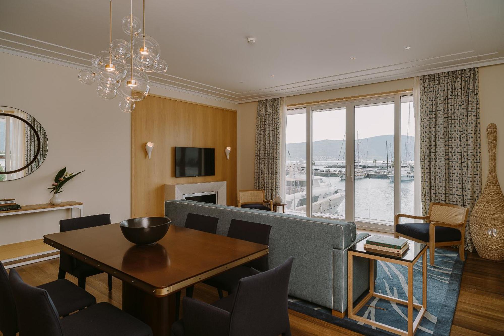 Regent Porto Montenegro Tivat Luaran gambar A suite at the InterContinental