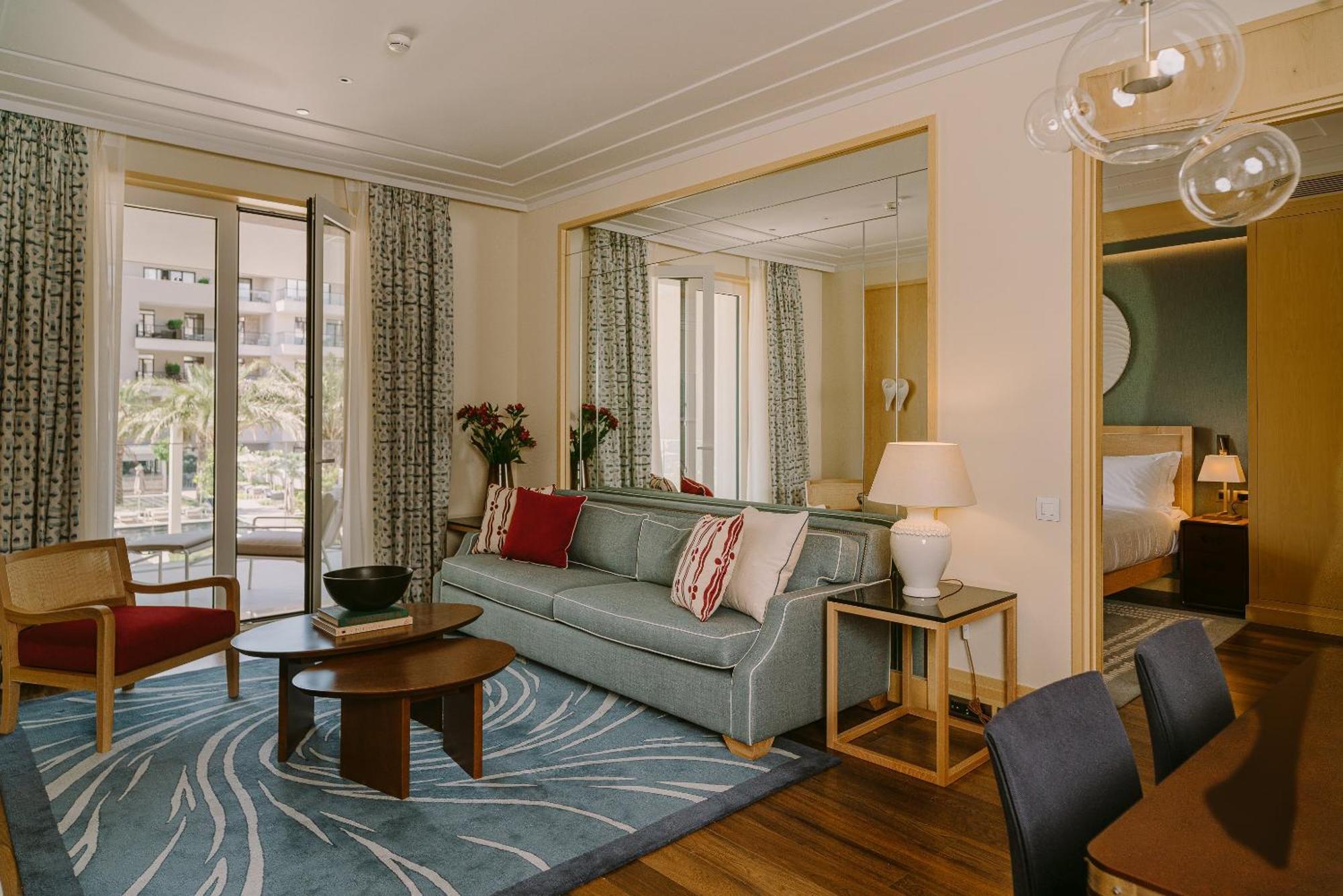Regent Porto Montenegro Tivat Luaran gambar A suite at the hotel