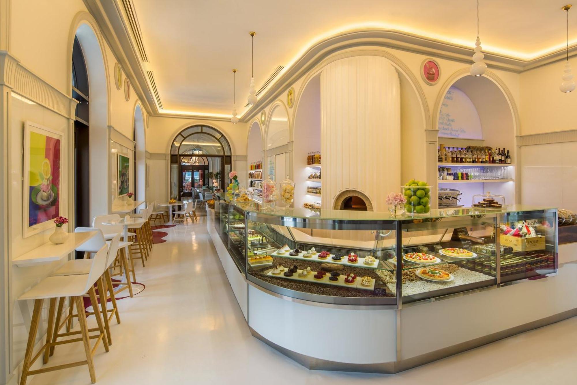 Regent Porto Montenegro Tivat Luaran gambar The interior of the restaurant
